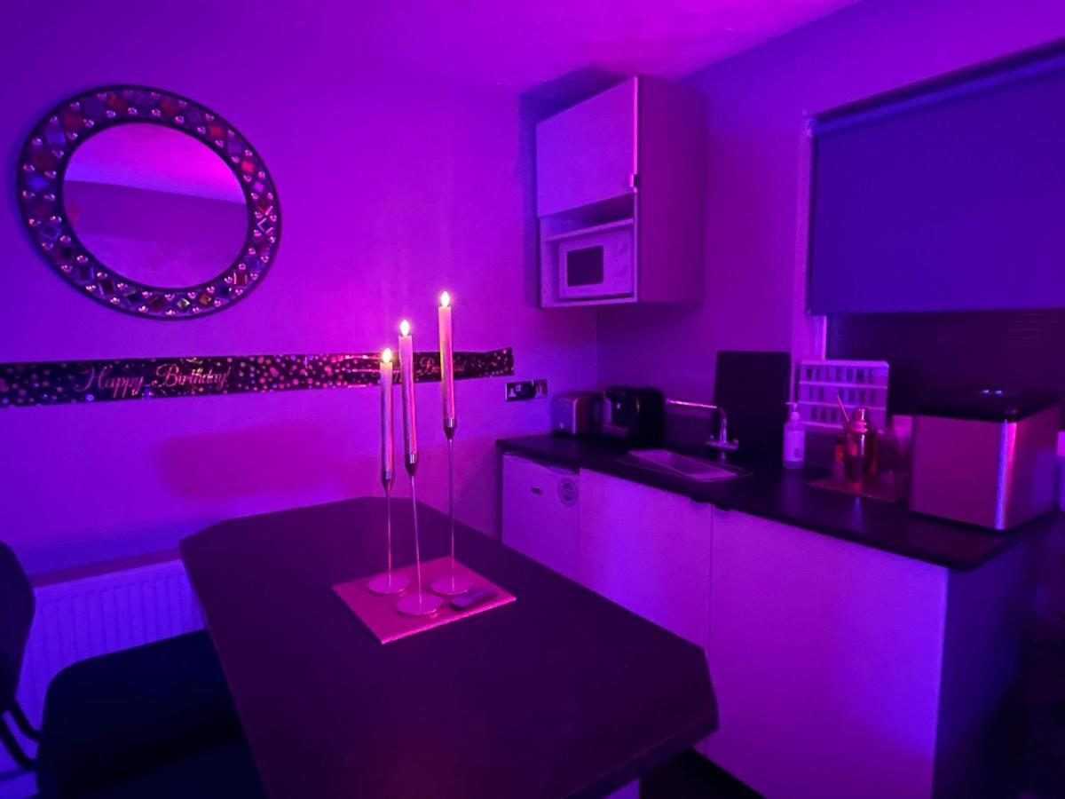 The Rose Garden Room - Self Contained Studio บัลลีคาสเซิล ภายนอก รูปภาพ
